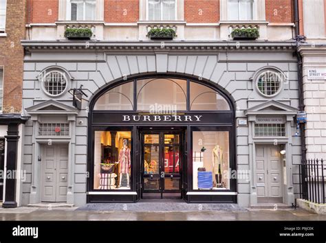 shop Burberry store